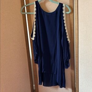 FINAL MARKDOWN SJS Navy cold shoulder Top with Lace Detail medium